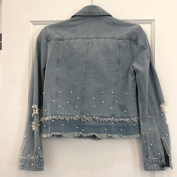 XS BB Dakota distressed with fringe accents faded Jean Jacket - Picture 2 of 3